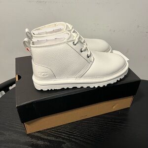 UGG Neumel Leather